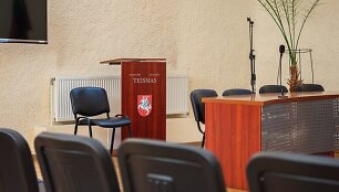 Lietuvos teismai balansuoja finansiniuose sunkumuose ir klimpsta į skolas. Tokius finansinius sunkumus patiria ir Panevėžio apygardos bei Panevėžio apylinkės teismai. 
