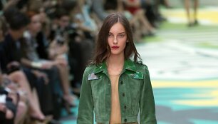 Burberry Prorsum 2015 m. pavasario-vasaros kolekcijos modelis