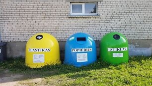 Požerūnuose esančių pakuočių konteinerių i&scaron;tu&scaron;tinti suskubo tik po žurnalistų klausimų.