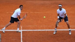 Daniele Bracciali (kairėje) ir Potito Starace (de&scaron;inėje) dvejetų turnyre 2014 metais