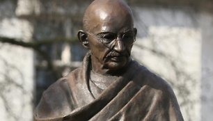 Mahatma Gandi skulptūra Londone