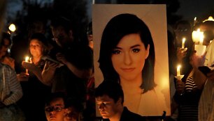 Gerbėjų atsisveikinimas su Christina Grimmie