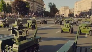 Antžeminių robotų paradas Kyjivo gatvėse