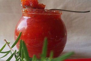 Pomidorų ir aitriųjų paprikų padažas (Helenos J. receptas)