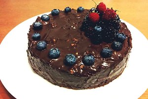 Šokoladinis tortas su graikiniais riešutais (Rūtos K. receptas)