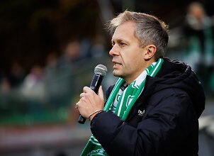 &bdquo;Kaip jis čia vargsta&ldquo;: varžovų treneriui kandęs Tapinas pateikė pasiūlymą
