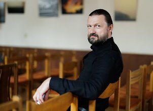 Trumpiausių eilėra&scaron;čių knygą i&scaron;leidęs Mindaugas Valiukas: &bdquo;Kartais eilėra&scaron;čiui pakanka ir dviejų žodžių&ldquo;