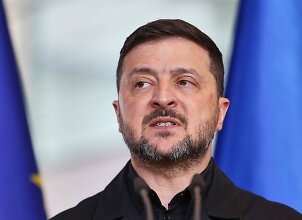 Karas Ukrainoje. Zelenskis: su Kremliumi buvo surengtas &bdquo;auklėjamasis pokalbis&ldquo;, tačiau Maskva nesusiprotės