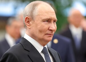 Karas Ukrainoje. &bdquo;The Telegraph&ldquo;: Putinas vaik&scaron;to peilio a&scaron;menimis