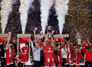 &bdquo;Olympiakos&ldquo; triumfas: Eurolygos trofėjų į vir&scaron;ų kėlė po 13 metų pertraukos
