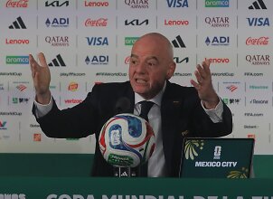 Kritikos dėl trumpų pertraukų sulaukiantis Infantino: &bdquo;Negauname už tai nė cento&ldquo;