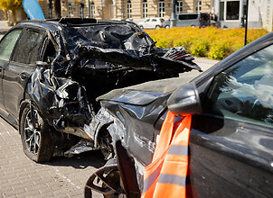 &bdquo;Via Lietuva&ldquo; vadovas Martynas Gedaminskas: ar verta prie kelių statyti sudaužytus avarijose automobilius?