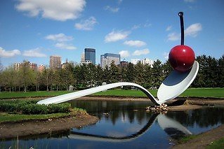 Wikipedia Commons nuotr./„Spoonbridge and Cherry“ (liet. „Šaukštas-tiltas ir vyšnia“), Mineapolis, Minesota
