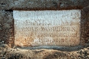 Pompėjos archeologinis parkas ir Valensijos universitetas/Pompėjoje rasto vergo mumifikuoti palaikai