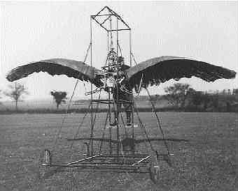 Wikimedia Commons / Public Domain nuotr./E. P. Frosto sukonstruotas skraidymo aparatas su panašiais į paukščio sparnais 1902 m. 