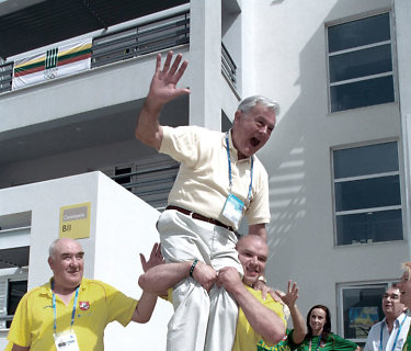 Tik nedaug kas pasakys, kokių rezultatų olimpiadoje pasiekė sunkiaatletis Ramūnas Vyšniauskas, užtat visi žino, kad jis pakėlė prezidentą.