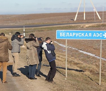 Pirmasis Astravo AE reaktorius pasipuošė apsaugine „kepure“