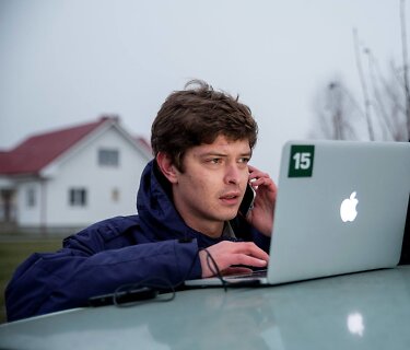 Lukas Balandis krauna nuotraukas i&scaron; įvykio vietos