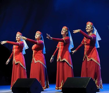 Armėnų kolektyvas „Hayrenik“ 