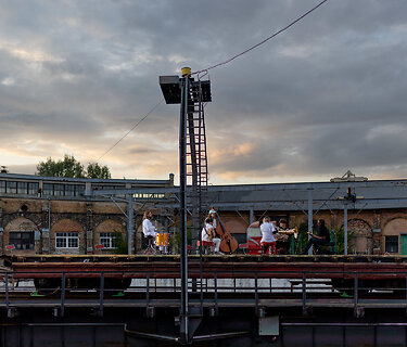 Performansas Liam Gillick ir Anton Vidokle &bdquo;Kelrodė &scaron;viesa. 2 dalis&ldquo;