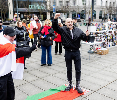 Lietuvoje gyvenančių baltarusių protesto akcija &bdquo;Luka&scaron;enką &ndash; į smulkintuvą&ldquo;