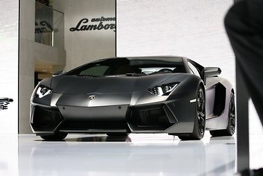 „Lamborghini Aventador“