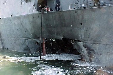 USS „Cole“ sprogdinimas