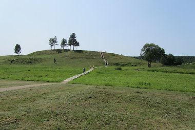Kampinių piliakalnis