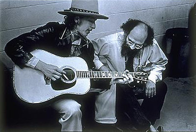Elsis Dorfman nuotr., CC BY-SA 3.0 <http://creativecommons.org/licenses/by-sa/3.0/>, via Wikimedia Commons/Allenas Ginsbergas ir Bobas Dylanas