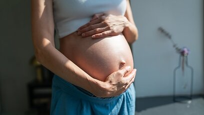 Medikai neteko žado: paauglė pastojo po oralinio sekso