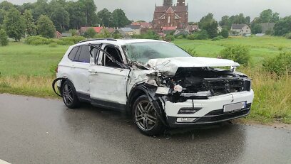 Ties &Scaron;vėk&scaron;na &bdquo;Volkswagen&ldquo; pasivijo ir taranavo vilkiką
