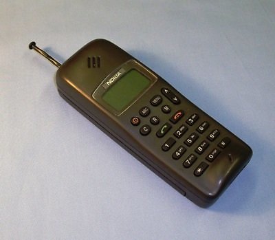 Tele2/2G NOKIA 1011 Pirmasis komerciškai prieinamas GSM telefonas