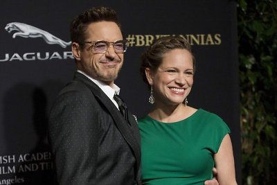 Robertas Downey jaunesnysis su žmona Susan