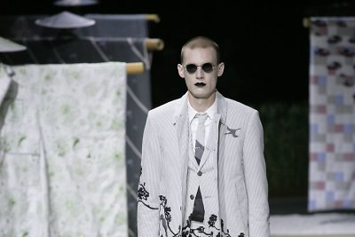 Thomo Browne'o 2016 m. pavasario-vasaros kolekcijos vyrams modelis