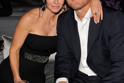 Aktoriai Courteney Cox ir Brianas Van Holtas pasuko skirtingais keliais