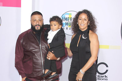 DJ Khaled su žmona Nicole Tuck ir sūnumi Asahd Tuck Khaled 