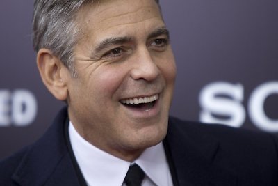 George'as Clooney kurs filmą apie Didžiosios Britanijos telefoninio šnipinėjimo skandalą