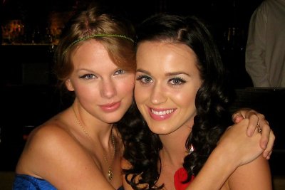 Taylor Swift ir Katy Perry 2009-aisiais