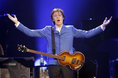 Virusą pasigavęs Paulas McCartney gydosi Tokijo ligoninėje