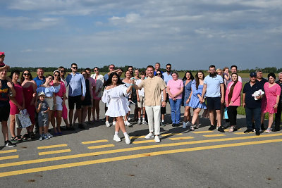 Luko Liepinaičio ir Oksanos Liepinaitienės vaiko lyties atskleidimo šventės akimirka