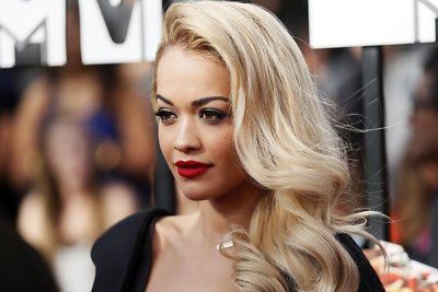 Dainininkė Rita Ora – naujasis prabangių mados namų „Roberto Cavalli“ reklaminis veidas