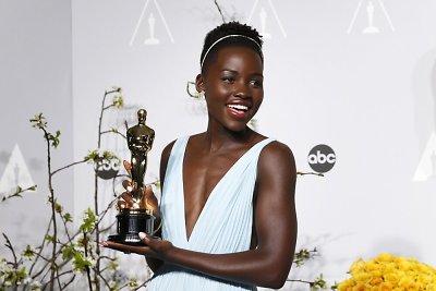 „Oskaro“ laureatė Lupita Nyong'o palygino save su Pelene