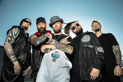 „Five Finger Death Punch“