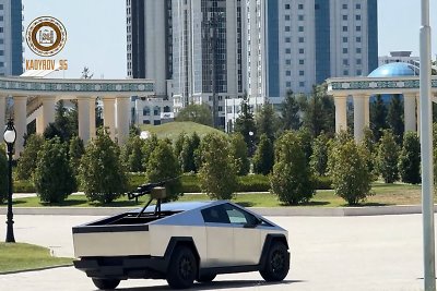 Ramzanas Kadyrovas su „Tesla Cybertruck“