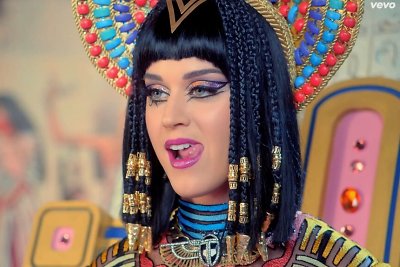 Katy Perry dainos „Dark Horse“ vaizdo klipe