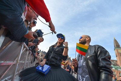 Vilija Matačiūnaitė dalyvavo „Eurovizijos“ atidarymo ceremonijoje: „Raudonu kilimu žengiau pirmąkart“