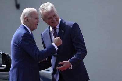 Joe Bidenas ir Gitanas Nausėda