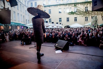 „Vasaros Terasoje“ koncertavę „Beissoul & Einiaus“ scenoje užkūrė tikrą pirtį