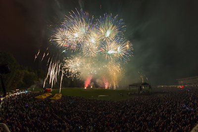 Vilniuje nugriaudėjęs fejerverkų festivalis žiūrovus privertė aikčioti iš nuostabos