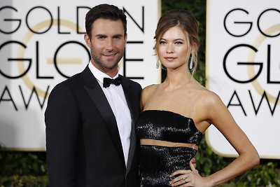 „Maroon 5“ lyderį Adamą Levine ir „Victoria's Secret“ angelą Behati Prinsloo aplankys gandrai